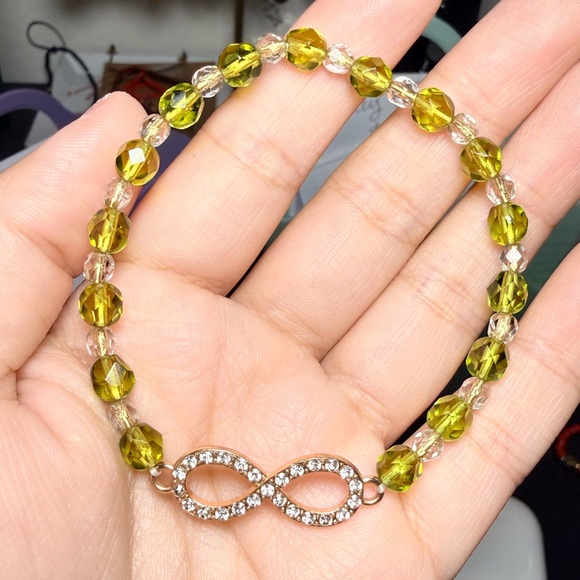 Czech Glass Bracelet with Vintage Infinity Connector | 6mm & 4mm Beads - Picture 3 of 3